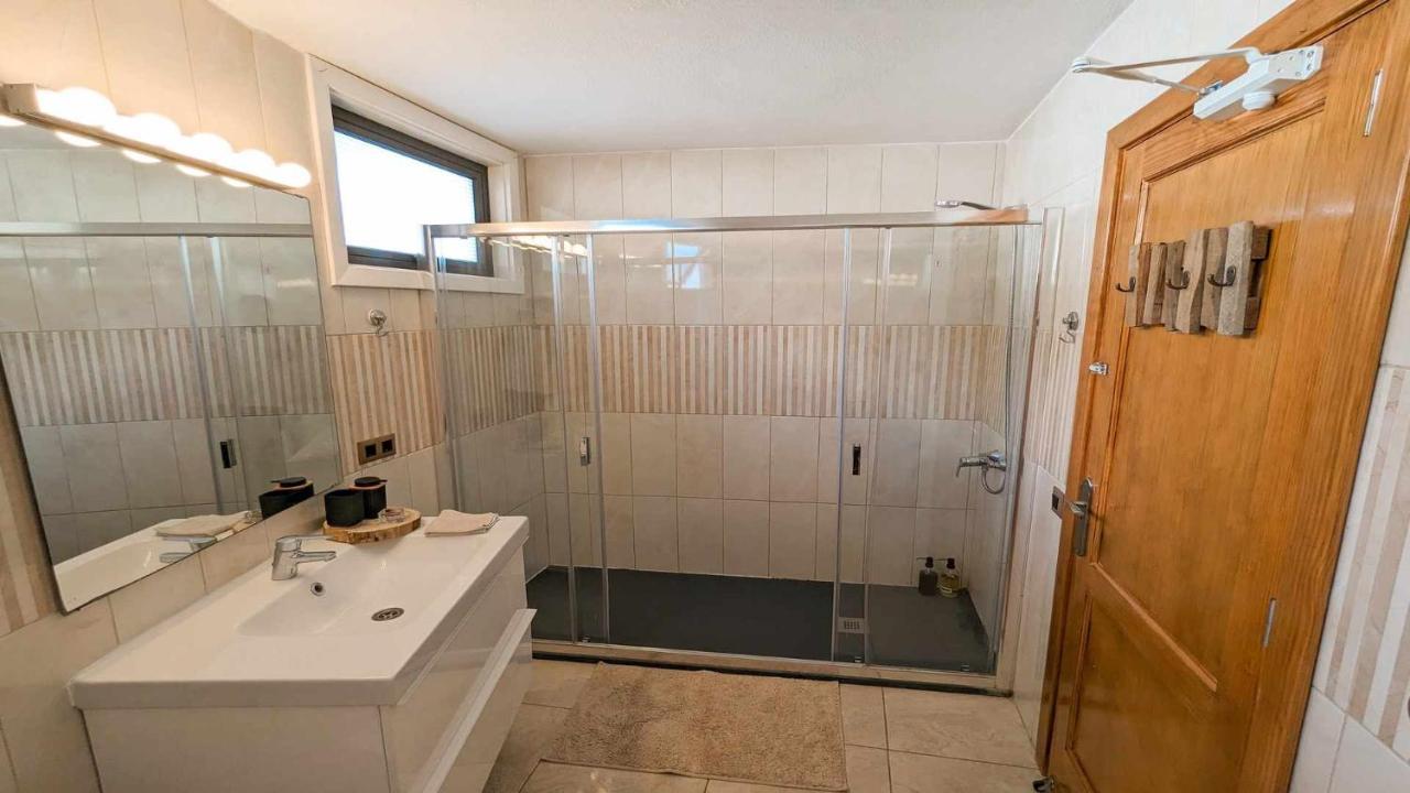 Bungalow Allende Famara Con Piscina Privada Y Ac ภายนอก รูปภาพ