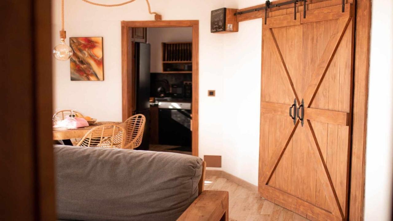 Bungalow Allende Famara Con Piscina Privada Y Ac ภายนอก รูปภาพ