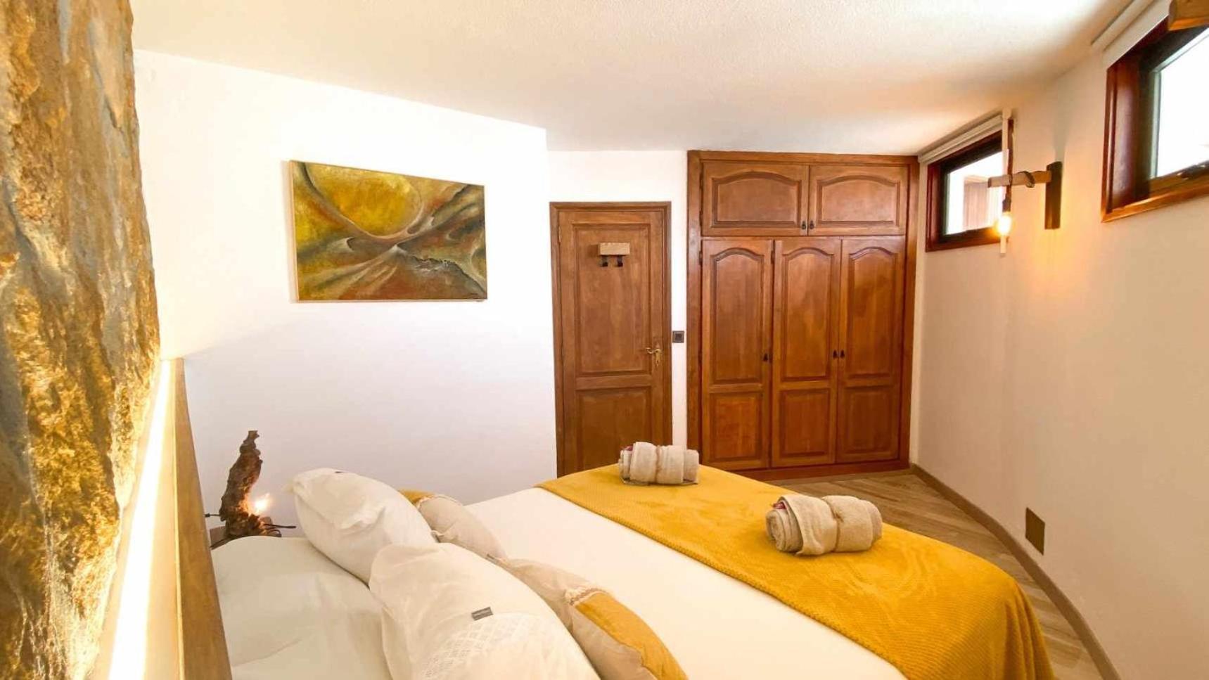 Bungalow Allende Famara Con Piscina Privada Y Ac ภายนอก รูปภาพ